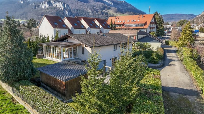 5.5-Zi-EFH mit Wintergarten und Zusatzgebäude auf 1'091 m2 grossem Grundstück (2)