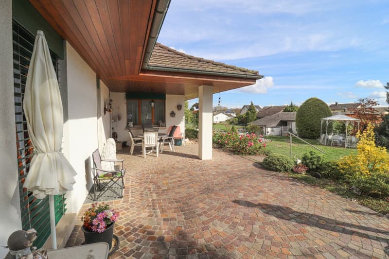7.5-Zi-EFH mit grossem Pool auf 1'104 m2 grossem Grundstück (14)