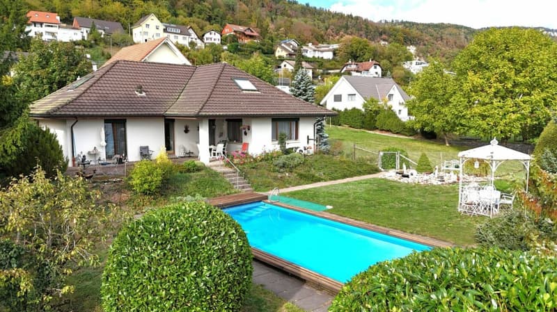 7.5-Zi-EFH mit grossem Pool auf 1'104 m2 grossem Grundstück (3)