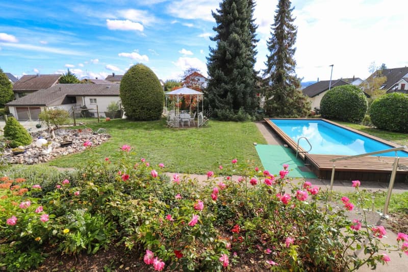 7.5-Zi-EFH mit grossem Pool auf 1'104 m2 grossem Grundstück (15)