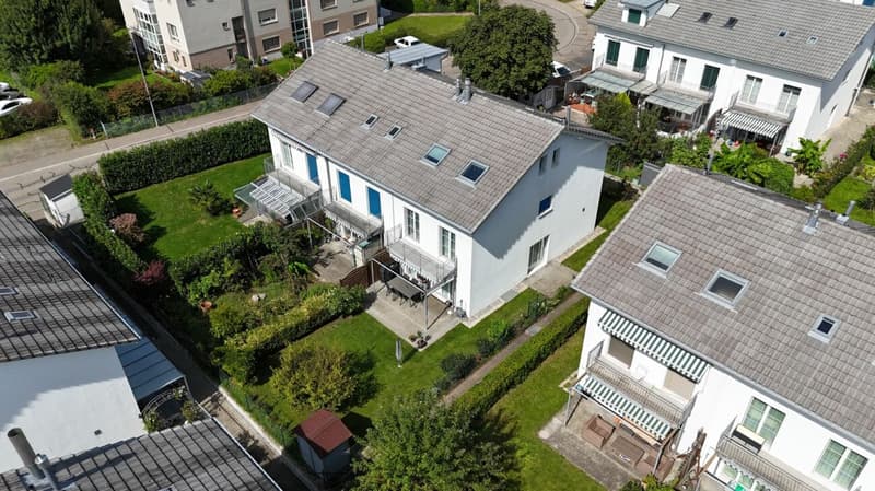 Felicità abitativa a Buchs ZH - Casa a schiera con giardino da innamorarsi (28)