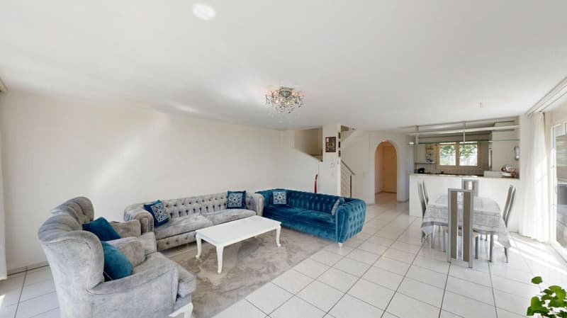 Felicità abitativa a Buchs ZH - Casa a schiera con giardino da innamorarsi (3)