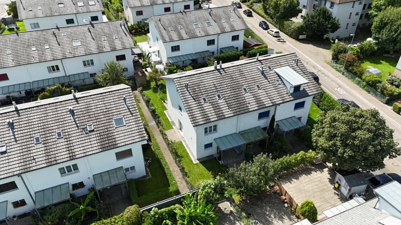Felicità abitativa a Buchs ZH - Casa a schiera con giardino da innamorarsi (30)