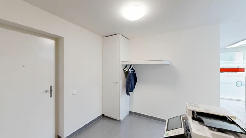 Büroräumlichkeiten für Ihr Geschäft mit eigenem Parkplatz (9)