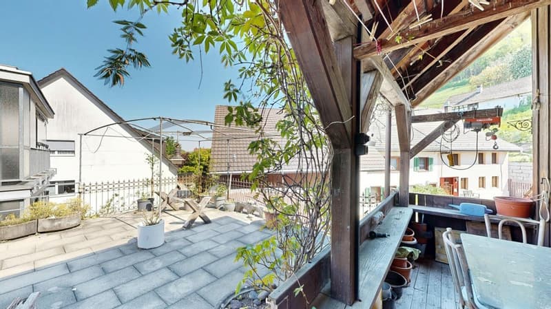 Einzigartiges Liebhaberobjekt mit grosszügiger Garage / Werkstatt (4)
