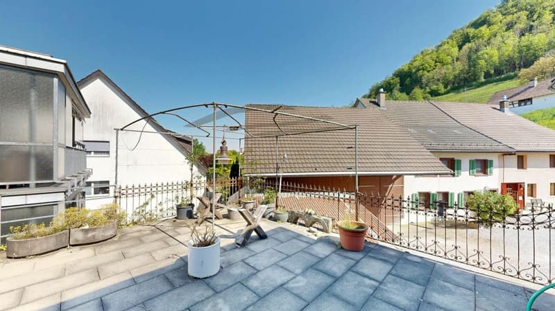 Einzigartiges Liebhaberobjekt mit grosszügiger Garage / Werkstatt (5)