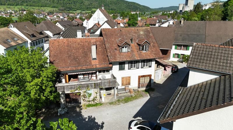 Einzigartiges Liebhaberobjekt mit grosszügiger Garage / Werkstatt (29)