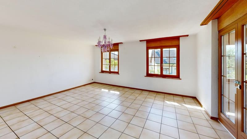 Freistehendes 5.5-Zimmer-Einfamilienhaus mit grossem Garten und vielfältigen Möglichkeiten (7)