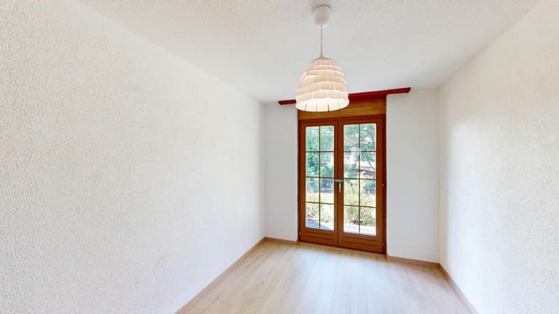Freistehendes 5.5-Zimmer-Einfamilienhaus mit grossem Garten und vielfältigen Möglichkeiten (12)