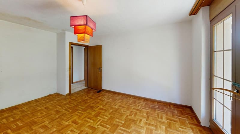 Freistehendes 5.5-Zimmer-Einfamilienhaus mit grossem Garten und vielfältigen Möglichkeiten (18)