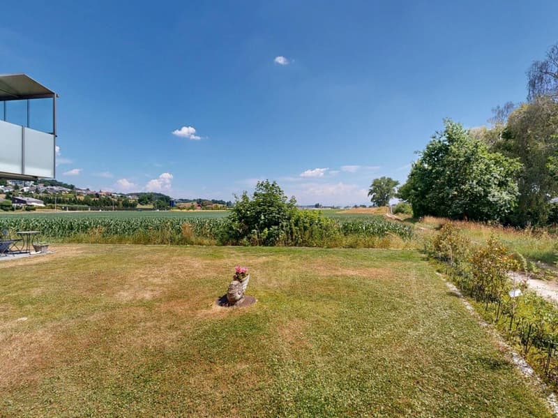 3.5-Zimmer-Gartenwohnung mit exklusivem 245 m² Garten und gedeckter Terrasse (18)