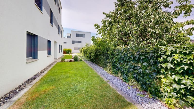 3.5-Zimmer-Gartenwohnung mit exklusivem 245 m² Garten und gedeckter Terrasse (16)