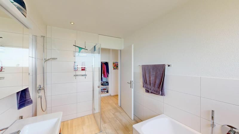 3.5-Zimmer-Gartenwohnung mit exklusivem 245 m² Garten und gedeckter Terrasse (12)