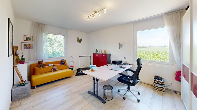 3.5-Zimmer-Gartenwohnung mit exklusivem 245 m² Garten und gedeckter Terrasse (8)