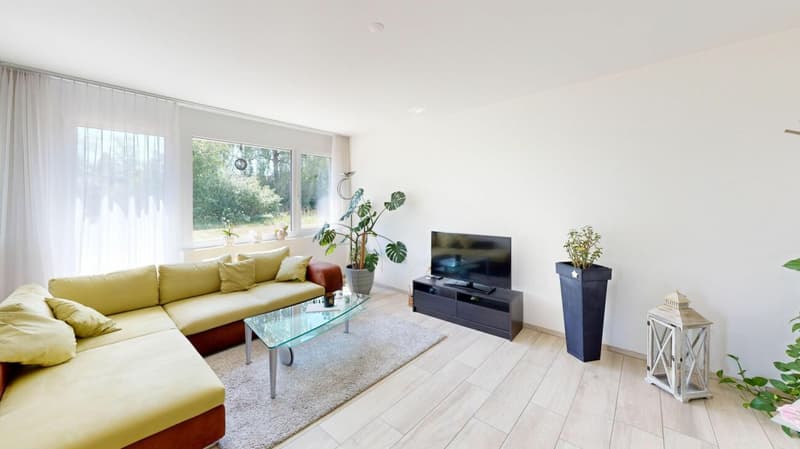 3.5-Zimmer-Gartenwohnung mit exklusivem 245 m² Garten und gedeckter Terrasse (6)