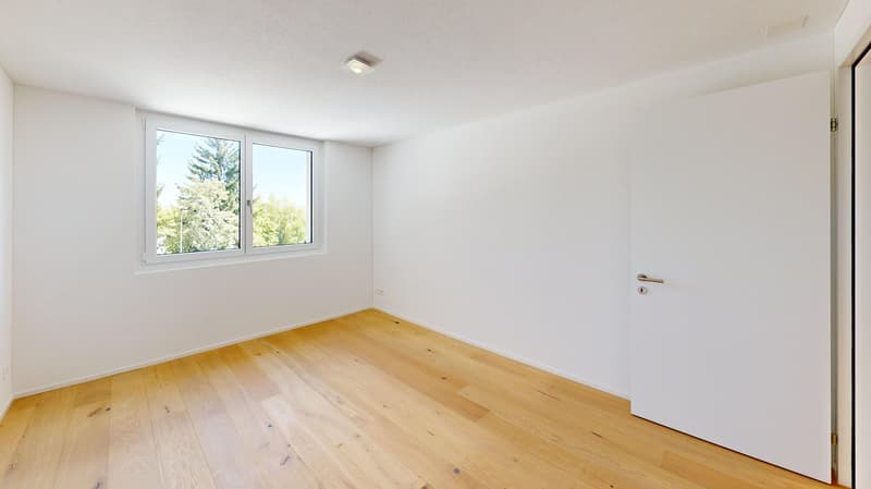 3.5-Zimmer-Gartenwohnung mit 242 m² Privatgarten und separatem Hauseingang (7)