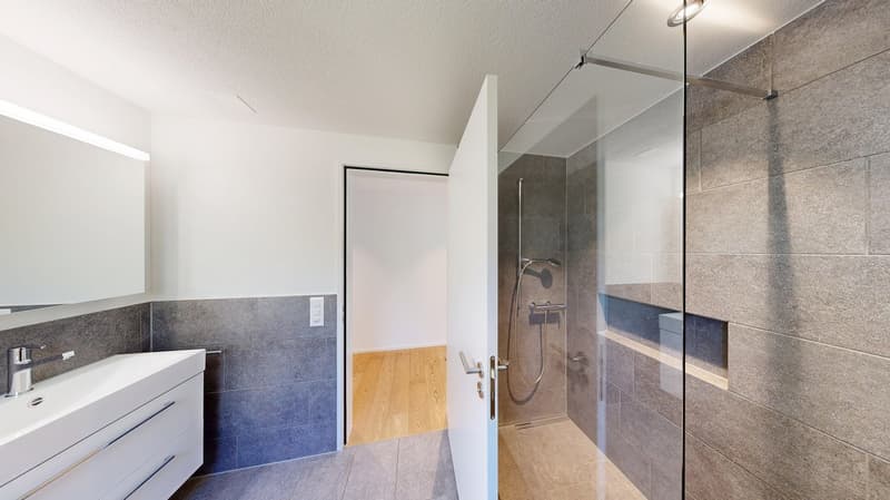 3.5-Zimmer-Gartenwohnung mit 242 m² Privatgarten und separatem Hauseingang (10)