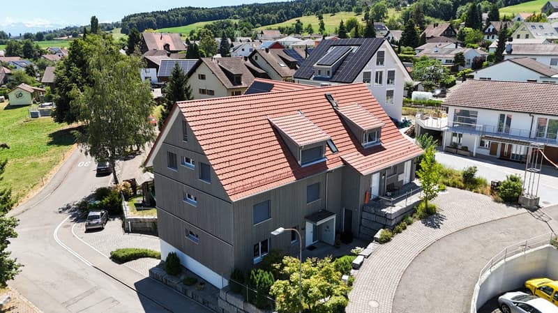 3.5-Zimmer-Gartenwohnung mit 242 m² Privatgarten und separatem Hauseingang (14)