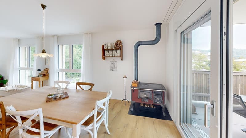 Neuwertig & vielseitig: Eigentumswohnung mit Balkon und 2 Sitzplätzen (2)