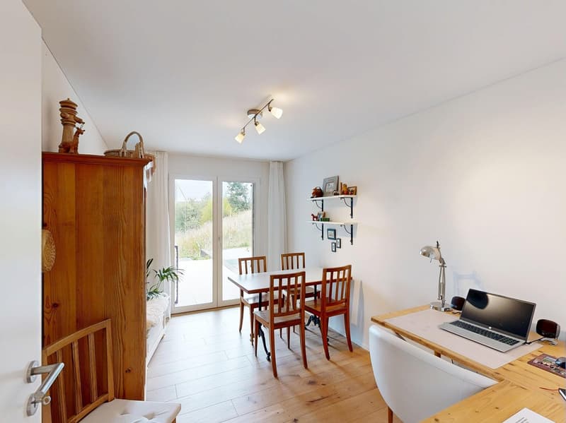 Neuwertig & vielseitig: Eigentumswohnung mit Balkon und 2 Sitzplätzen (8)