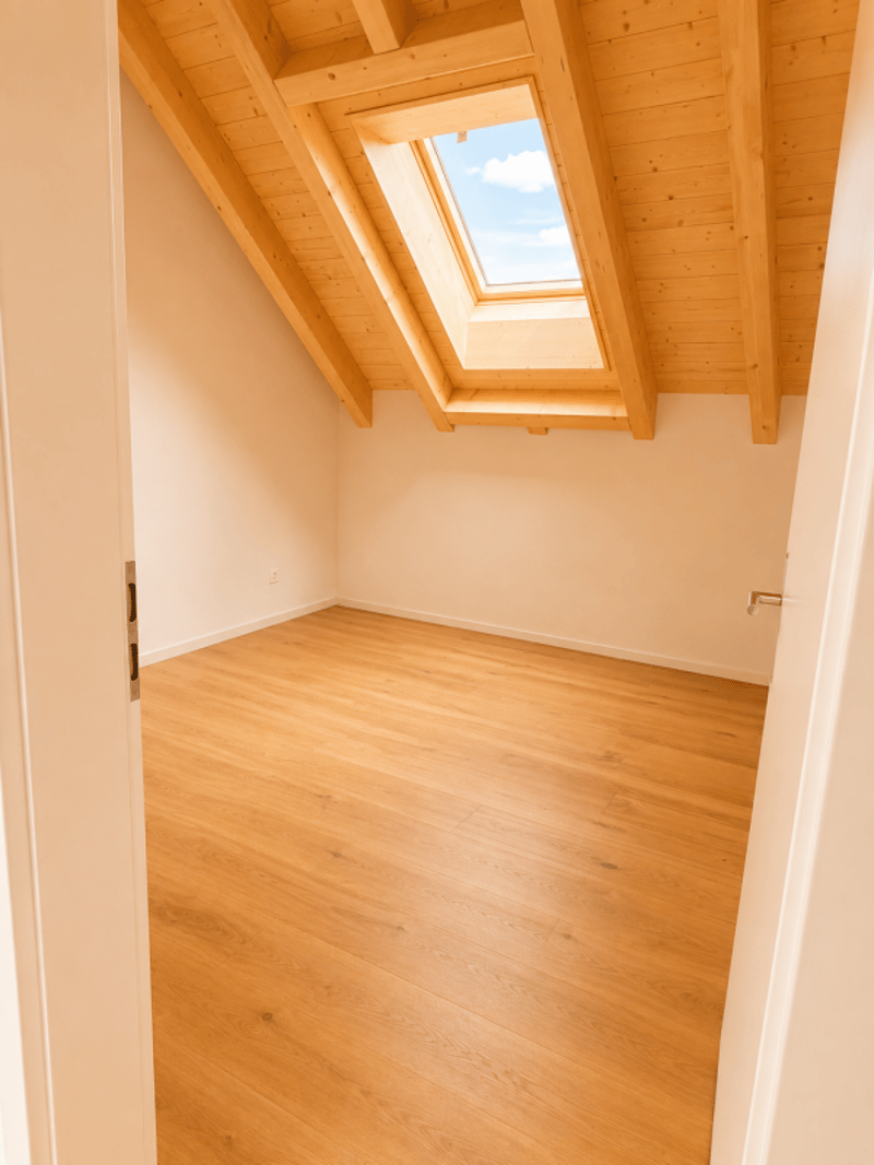 2.5-Zimmer-Dachwohnung nord an zentraler Lage zu vermieten (4)