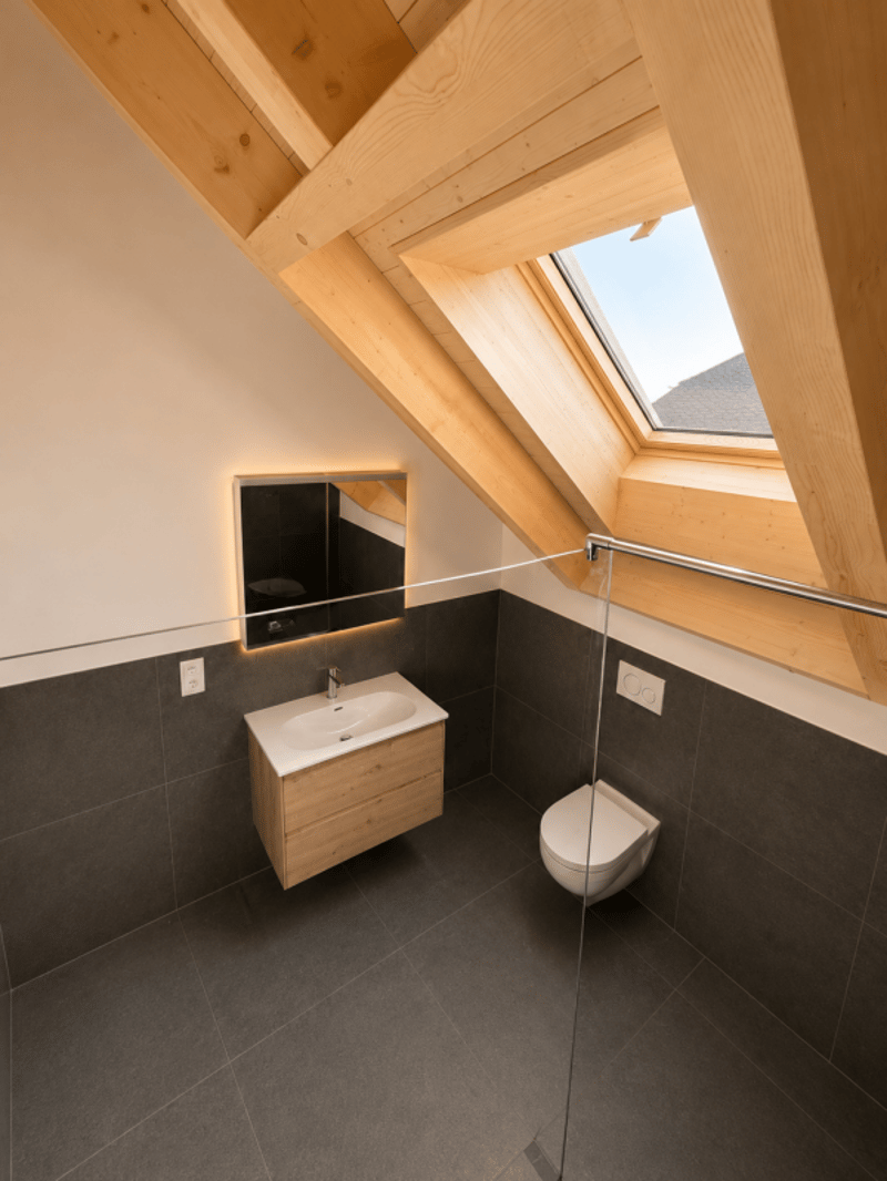 2.5-Zimmer-Dachwohnung nord an zentraler Lage zu vermieten (6)