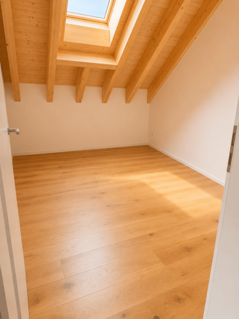 2.5-Zimmer-Dachwohnung süd an zentraler Lage zu vermieten (6)