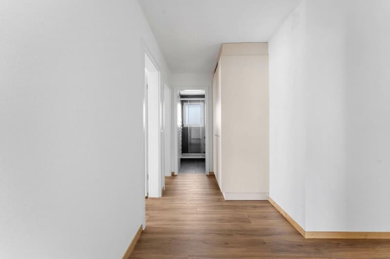 4-Zimmer-Wohnung im Hochparterre mit Balkon zu vermieten (2)