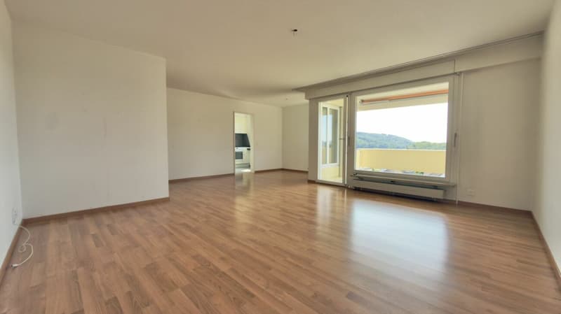 Schöne Aussichten! Helle und gemütliche Wohnung im 7. OG mit toller Bergsicht! (8)