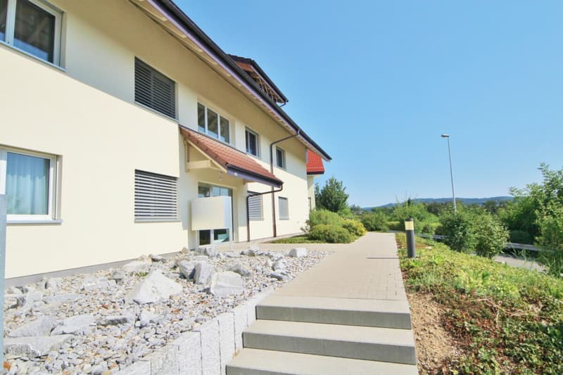 Attraktive Gartenwohnung in einem modernen Mehrfamilienhaus (2)