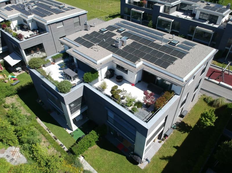 Move in & feel at home - hochwertige Attikawohnung für Expats & Professionals (2)