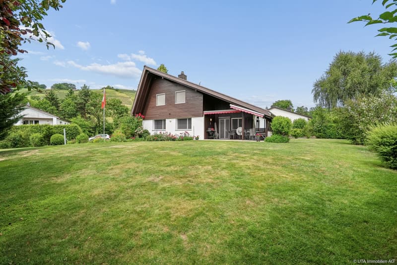 Sitzplatz und Garten