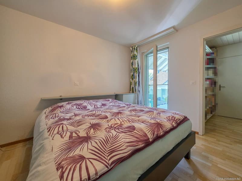 OG2 Zimmer mit Balkon, Ankleide & En Suite-Bad