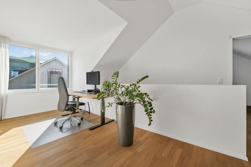 Appartement-maisonnette élégant et de haute qualité avec grande galerie, balcon et ambiance de vie calme (7)