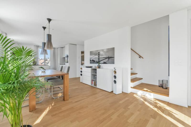 Appartement-maisonnette élégant et de haute qualité avec grande galerie, balcon et ambiance de vie calme (3)