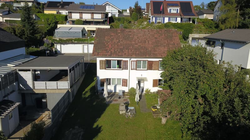 Einfamilienhaus mit grosser Baulandreserve (1)