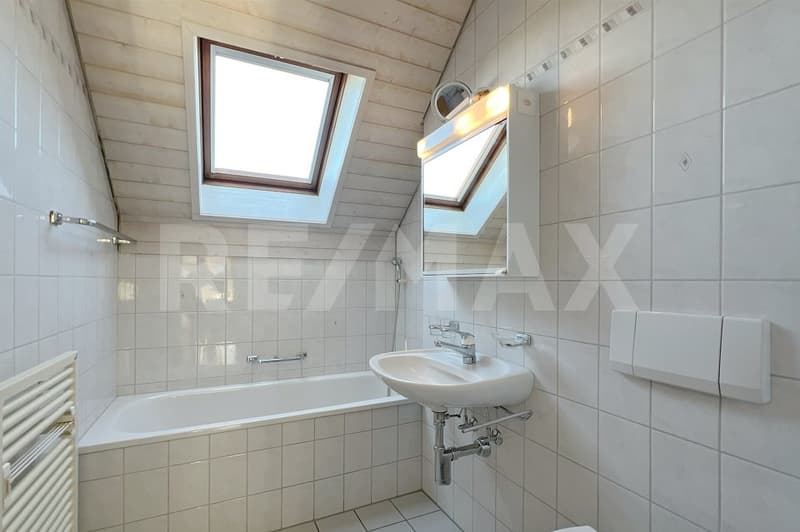 Helle 4.5-Zimmer-Dachwohnung mit Balkon an ruhiger Lage (8)