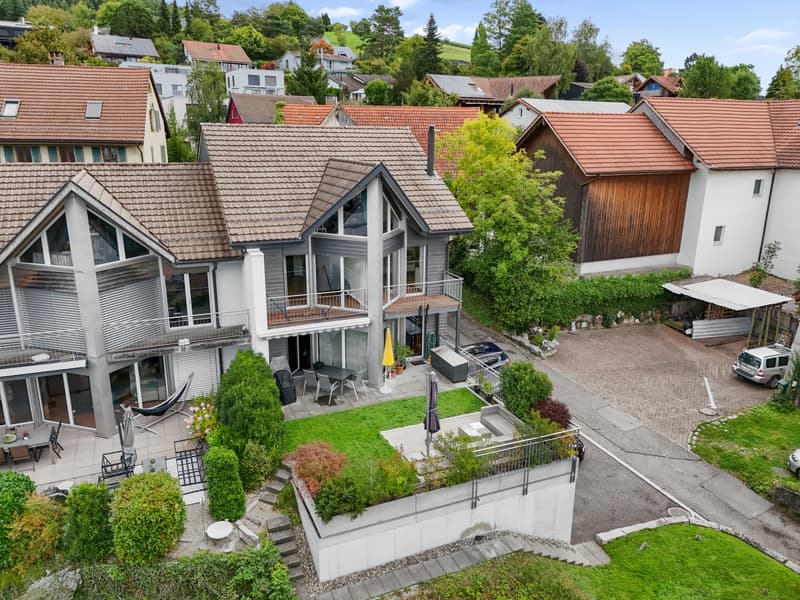 Grosszügiges 5.5-Zi-DEFH mit 237m2 Wohnfläche (1)