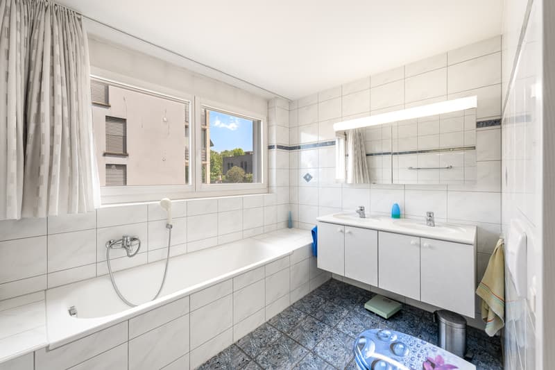 Badezimmer gross