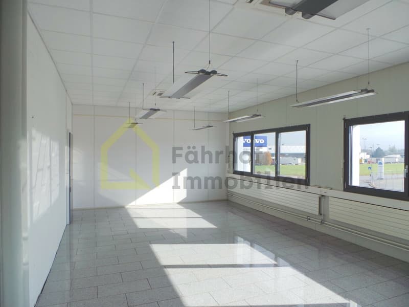 Office space 48 m2 near highway intersection for rent immediately (2)