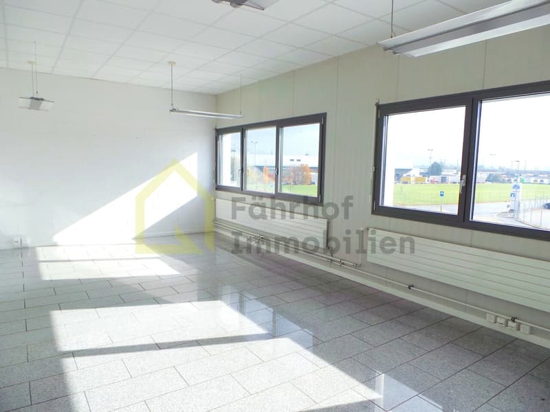 Office space 48 m2 near highway intersection for rent immediately (5)