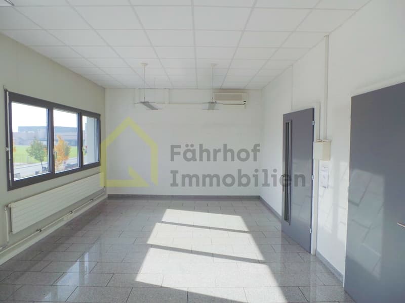 Office space 48 m2 near highway intersection for rent immediately (3)