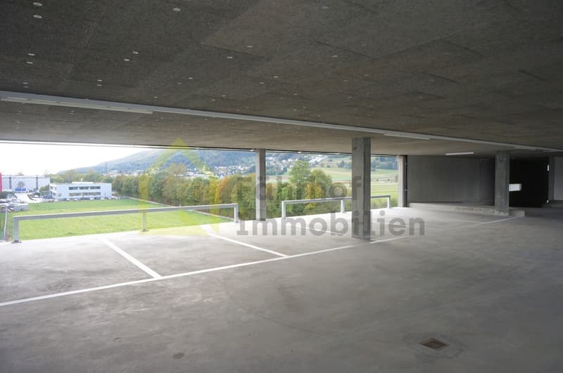 PKW - Parkplätze in Parkhaus (Ladestationen E-Mobility vorhanden) (3)