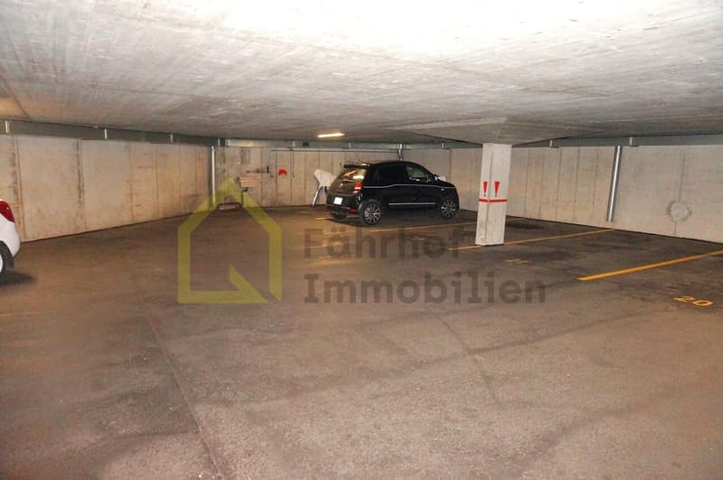 Einstellhallenplatz für Motorräder oder Kleinwagen (max. 2m) (4)