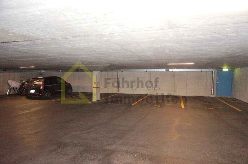 Einstellhallenplatz für Motorräder oder Kleinwagen (max. 2m) (3)