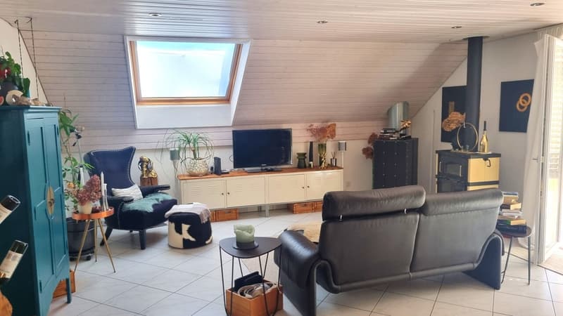Moderne, heimelige Dachwohnung an zentraler Lage (2)