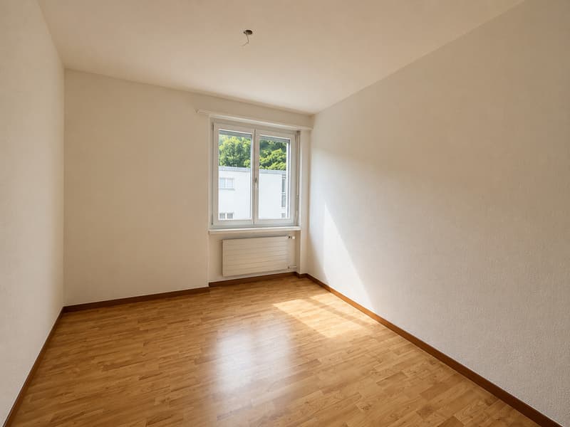 Ruhige 4.5-Zimmerwohnung mit Balkon (3)