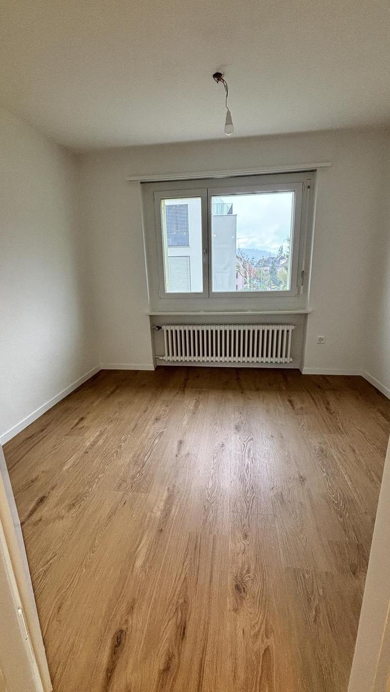 Ruhig und zentral mit grossem Balkon (5)