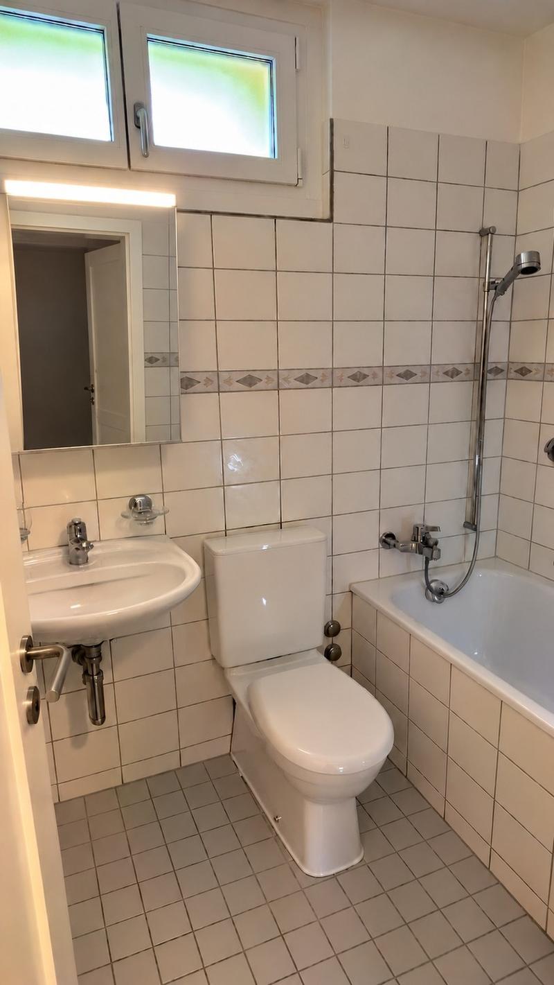 Ruhig und zentral mit grossem Balkon (8)