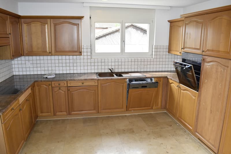 Grosse ruhige 3½ Zimmerwohnung mit 2 Balkonen (3)